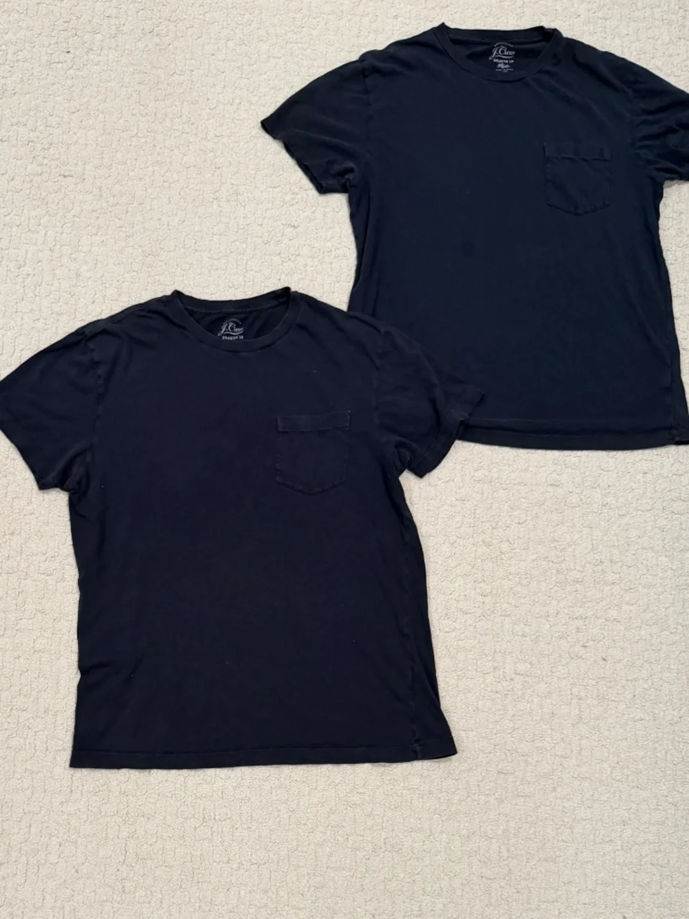 2 Men’s J.Crew Navy Broken-In Pocket Tees Size Medium Slim